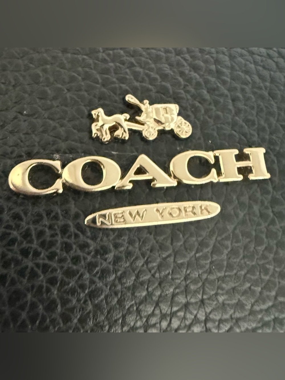 Coach pebbled leather shoulder bag with removable strap for a Crossbody fit - Picture 4 of 13